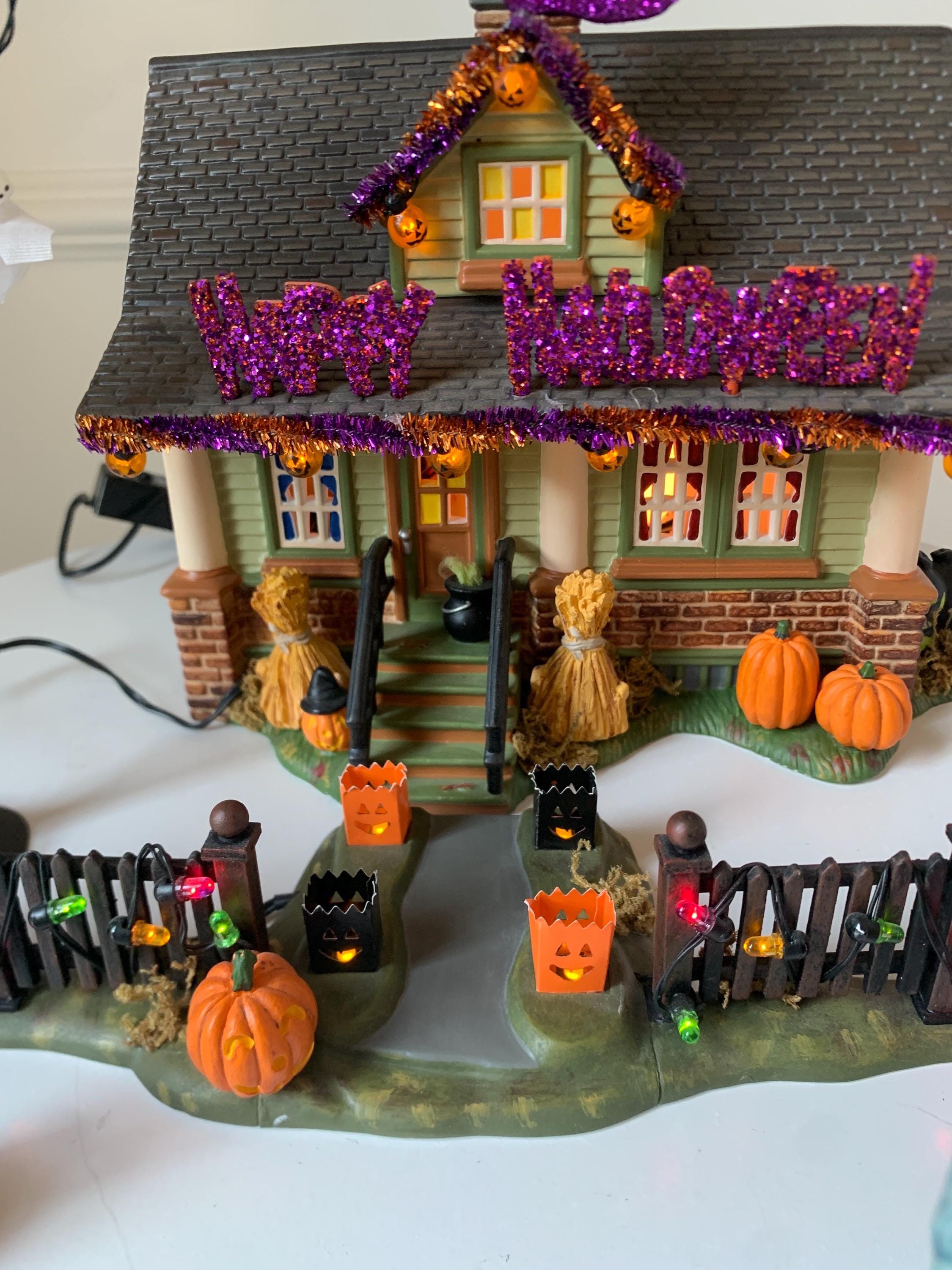 Department 56 1031 Trick or Treat Drive Halloween Gift Set