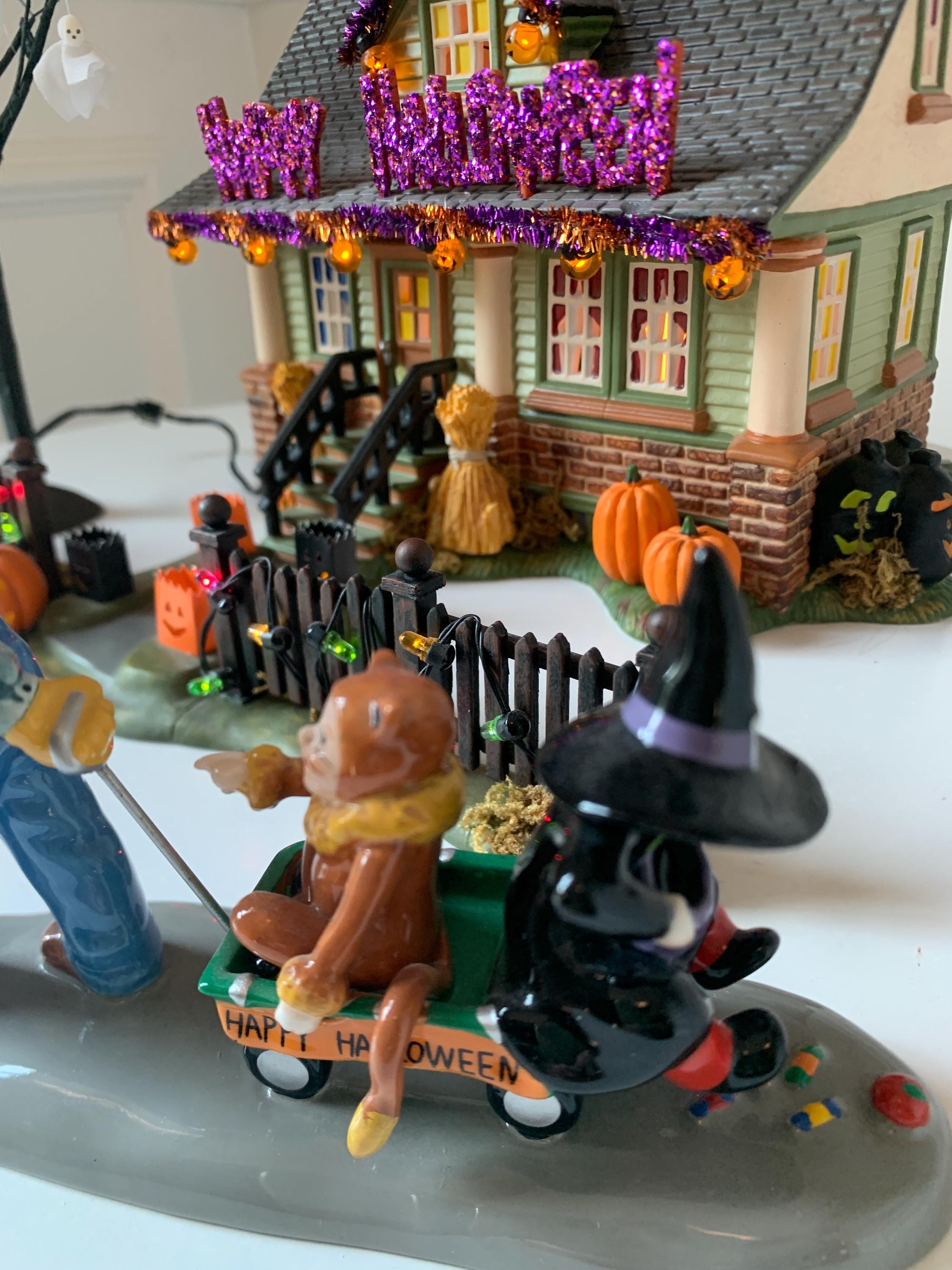 Department 56 1031 Trick or Treat Drive Halloween Gift Set in Box