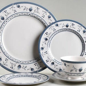 Cambridge Royal Doulton 5 Piece Place Setting | Like-New | Holiday Gifting or Entertaining | Replacements