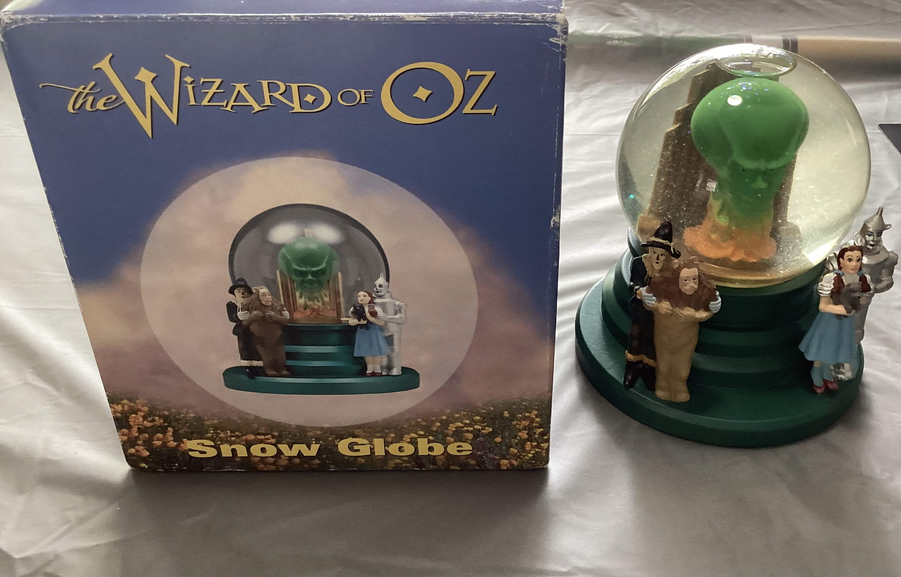 Wizard of sale oz snow globe