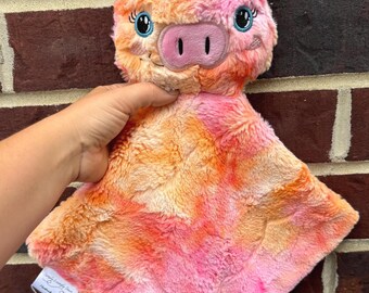 Custom Embroidered Pig Lovey for Baby Shower, Farm Animal Sensory Comfort Toy, Personalized Crinkle Silk Tag, Hospital Announcement