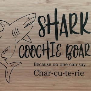 Requin Coochie Board SVG, PNG, PSD, fichier numérique | Conception de planche à découper de charcuterie, gravure au laser, sublimation, gravure à l'eau-forte, chauffage au bois