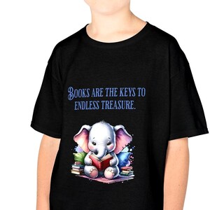 T-shirt graphique éléphant éducatif, t-shirt lecture de livre, chemise citation inspirante, haut unisexe doux, cadeau pour les lecteurs.