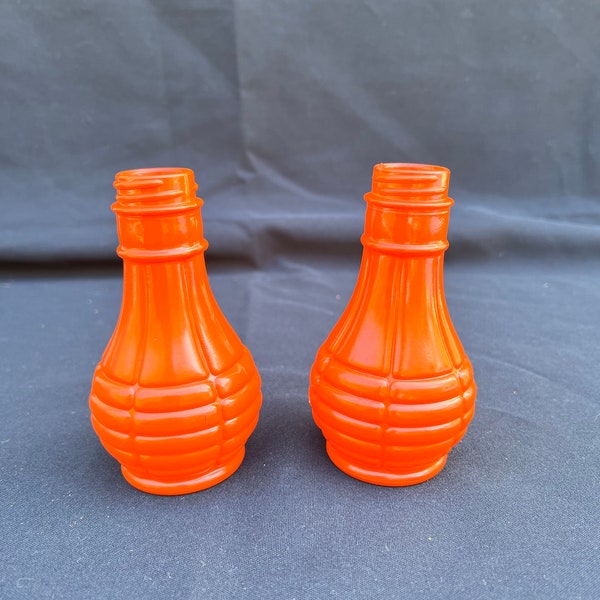 Vintage Orange Anchor Hocking Salt and Pepper Set, Retro Dinnerware, Vibrant Decor