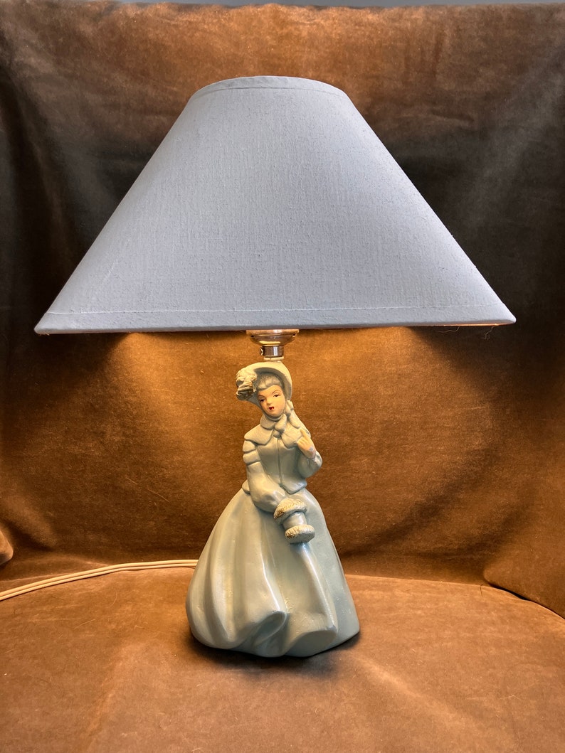 Vintage Figural 19th Century Lady Boudoir Lamp Chalk Ware Lady Lamp, 1940's Lady Lamp, Vintage Leviton Lamp, Boudoir Lady Lamp image 2