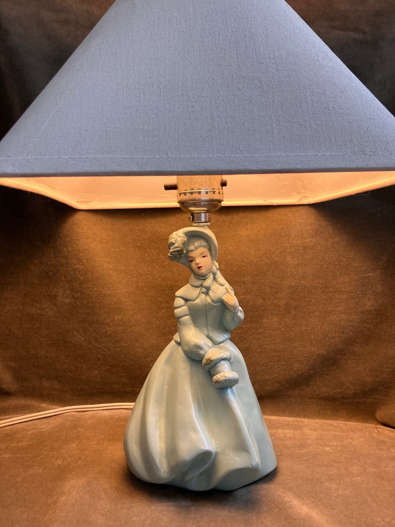 Vintage Figural 19th Century Lady Boudoir Lamp Chalk Ware Lady Lamp, 1940's Lady Lamp, Vintage Leviton Lamp, Boudoir Lady Lamp image 9