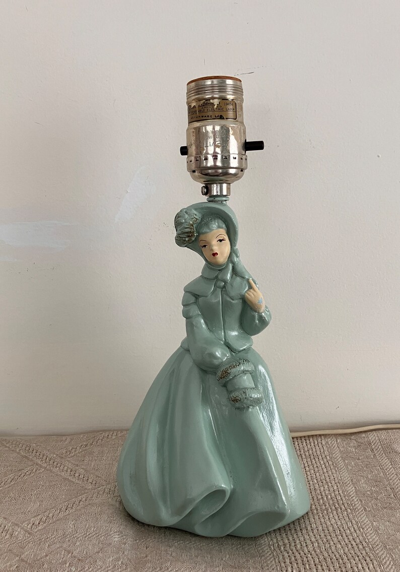 Vintage Figural 19th Century Lady Boudoir Lamp Chalk Ware Lady Lamp, 1940's Lady Lamp, Vintage Leviton Lamp, Boudoir Lady Lamp image 4