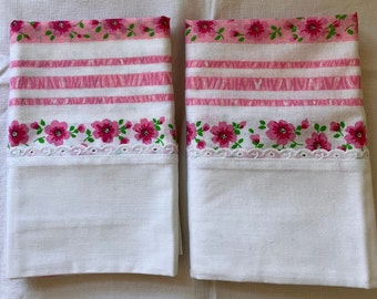 2 Vintage Wabasso NWOT Pink Flowered/White Eyelet Trim Queen Size Pillow Slips