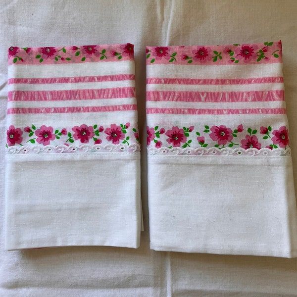 2 Vintage Wabasso NWOT Pink Flowered/White Eyelet Trim Queen Size Pillow Slips