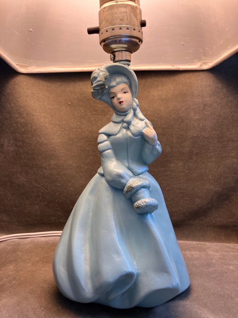 Vintage Figural 19th Century Lady Boudoir Lamp Chalk Ware Lady Lamp, 1940's Lady Lamp, Vintage Leviton Lamp, Boudoir Lady Lamp image 3