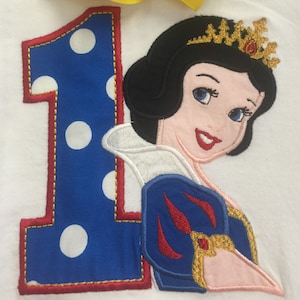 Snow White themed embroidered onesie size 12-18m