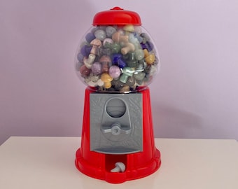 Brytyjskie grzyby z kamieni szlachetnych, automat do robienia gumy do żucia, rzeźbione kryształy