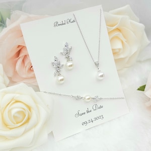 10MM Round Pearl With  Leaf  Earring, Necklace, Bracelet Set . Bridal Jewelry. Bridesmaid Jewelry . Pearl Jewelry . Wedding Earring.