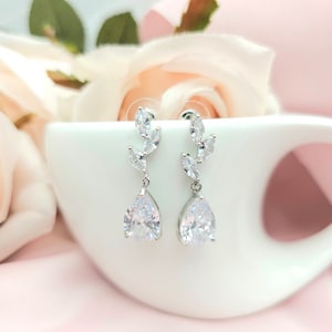 Leaf with Teardrop Earring. Bridal Earring. Bridesmaid Earring. Wedding Earring. Rose Gold Earring. Silver Earring. Gold Tiny Earring.