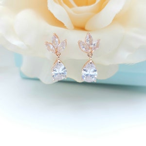 Bridesmaid Earring. Teardrop Bridal Earring. Rose Gold Leaf Earring. Silver Leaf Earring. Bridal Jewelry. Bridesmaid Jewelry.