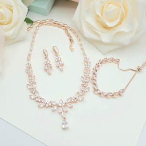 Bridal Jewelry Set. Bridesmaid Jewelry Set. Wedding Jewelry Set. Leaf Necklace, Leaf Earring, Leaf Bracelet Set. Rose gold, Silver Jewelry .