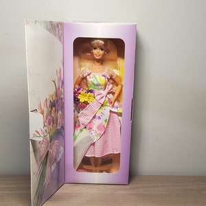 Vintage 1996 Spring Petals Barbie Doll – Avon Exclusive, NRFB