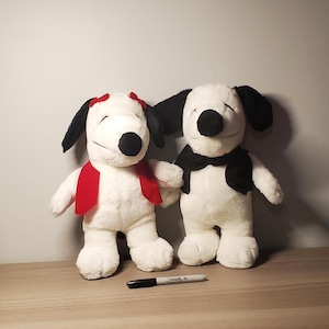 Zwei Große SNOOPY Beagle Puppe Plüschig- unbekanntes Alter Works - Peanuts Gang Stofftier Spielzeug