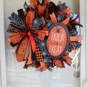 Trick or Treat wreath,Halloween wreath,Halloween front door wreath,black and orange Halloween wreath,Fall wreath,Halloween decor,Autumn wrea