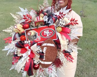 49ers Football Wreath: Front Door Sports Decor