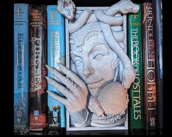 Medusa Book Nook – 3D Printed Gothic Bookshelf Insert