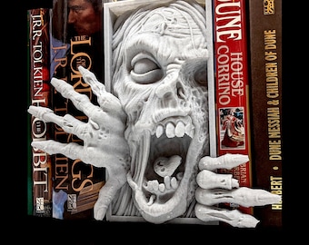 Zombie Book Nook: 3D Printed Horror Bookshelf Insert