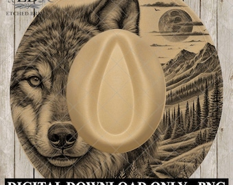 Può includere: Cappello da cowboy beige con un'illustrazione dettagliata del volto di un lupo e di un paesaggio montano. Il cappello ha una corona e un bordo beige. Il testo "DIGITAL DOWNLOAD ONLY - PNG" è in basso.