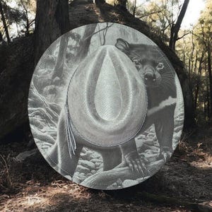 Devil In the Dust – Laser Engraved Tasmanian Devil Brim Hat, Wide Brim Hat, Vegan Suede Fedora Hat, Laser Engraved, Burned Fedora