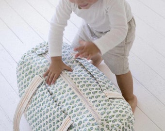 Women&#39;s Quilted Travel Bag, Handmade Floral Cotton Xl Duffle Bag, Eco Friendly Custom Weekender Luggage Bag, Overnight Bag, Holiday Bag Gift