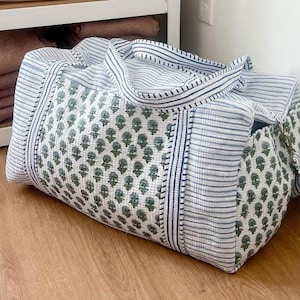 Große gesteppte Baumwolltasche Nachhaltige Reisetasche Florale Reisetasche Reisetasche Ethisches Geschenk Wochenendtasche Wickeltasche Für den täglichen Gebrauch