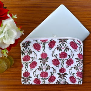 Cadeau personnalisé Sac pour ordinateur portable Sac de travail bohème Sac pour ordinateur vintage Sac d'affaires personnalisé Sac à fleurs matelassé en coton Sacs Macbook légers.