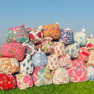 Trousse à cosmétiques en coton imprimé bloc Petite trousse de toilette matelassée Trousse de maquillage pour femme Trousse de toilette Cadeau de vacances Pochettes utilitaires personnalisées