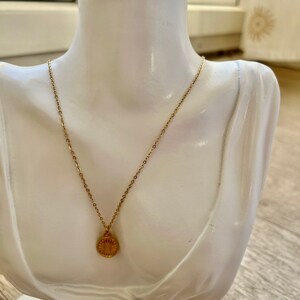 Collier  bijoux en acier inoxydable ,accessoires en mode et mets toute vos tenues en valeur surtout tendance.