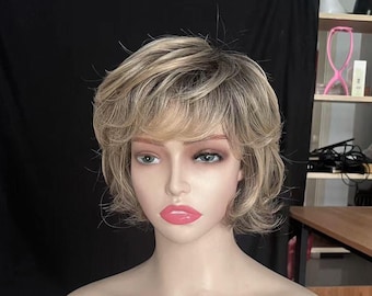Blonde pixie-pruik: korte golvende synthetische pruik met highlights