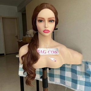 ララ・クロフトのウィッグ：トゥームレイダーのコスプレ、茶色の編み込みポニーテール