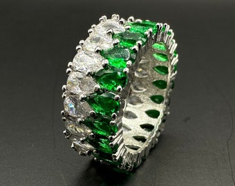 Grüner CZ Ring / Handgefertigtes Silber / CZ Ringe / Elegant Funkeln / Unisex Design / Premium Qualität / Zeitloser Schmuck / Geschenk / Für Sie