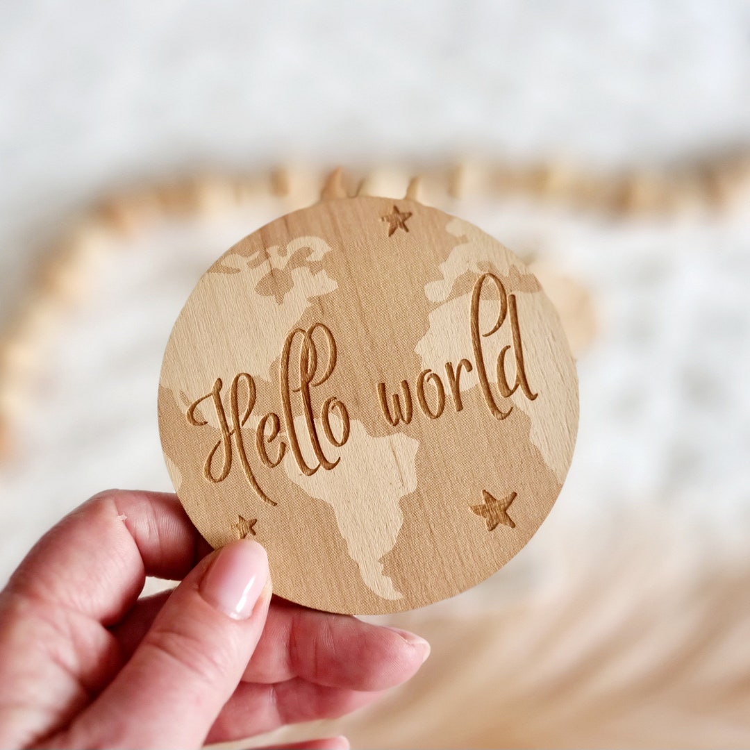 Hello World Wooden Baby Announcement Disc - Newborn Photo Prop - Etsy UK