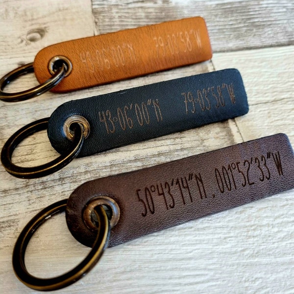 Personalised Map Coordinates Keyring - Custom Engraved Genuine Leather - Keepsake Gift Idea - Unique Father's Day Gift for Him