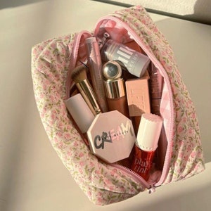 pink floral makeup bag, pink, floral, cosmetic bag,quilted makeup bag,aesthetic, small flowers, zipper pouch,cute makeup bag, gift, coquette