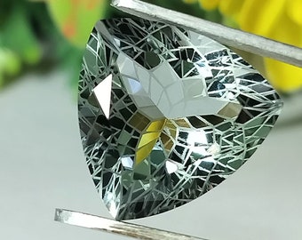 Herkimer Diamond Quartz: Trillion Cut Loose Gemstone (18X18X10.70MM)