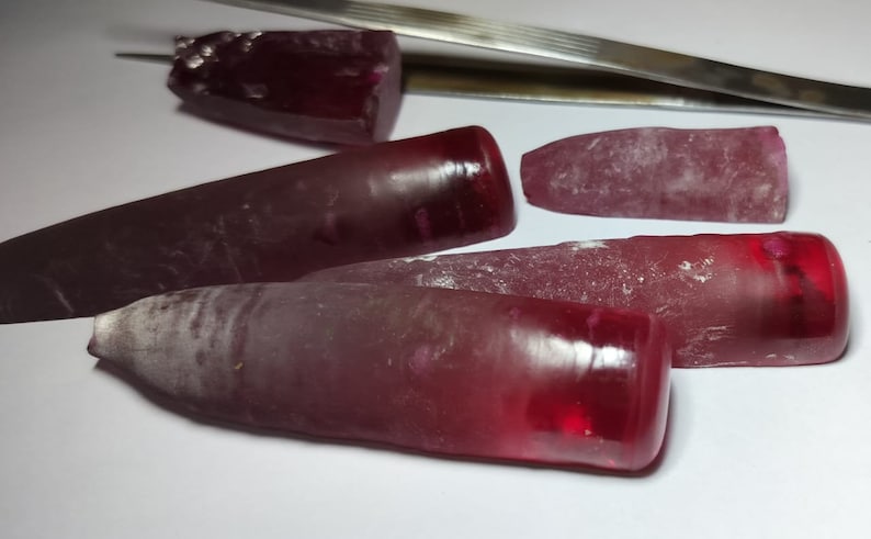 Ceylon Red Lab Created Corundum Sapphire Faceting Rough for Gem Cutting image 5