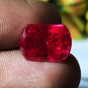 AAA Labbskapad Rubin Ädelsten, 10x16x8mm Fantasy Cut