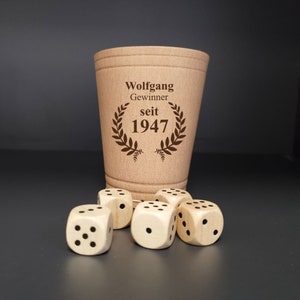 Würfelbecher Leder mit Namensgravur und Holzwürfel