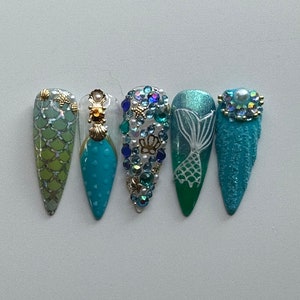 Press on nails