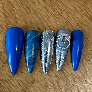 Press on nails