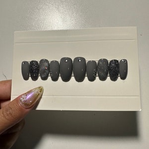 Press on nails