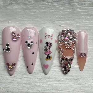 Press on nails
