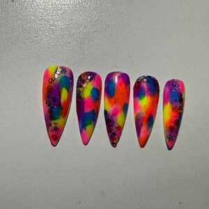 Press on nails