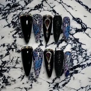 Press on nails