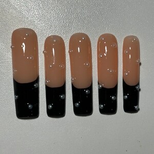 Press on nails